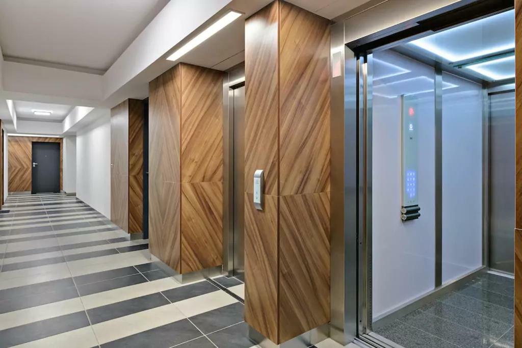 Strict Center Towarowa Lägenhet Poznań Exteriör bild